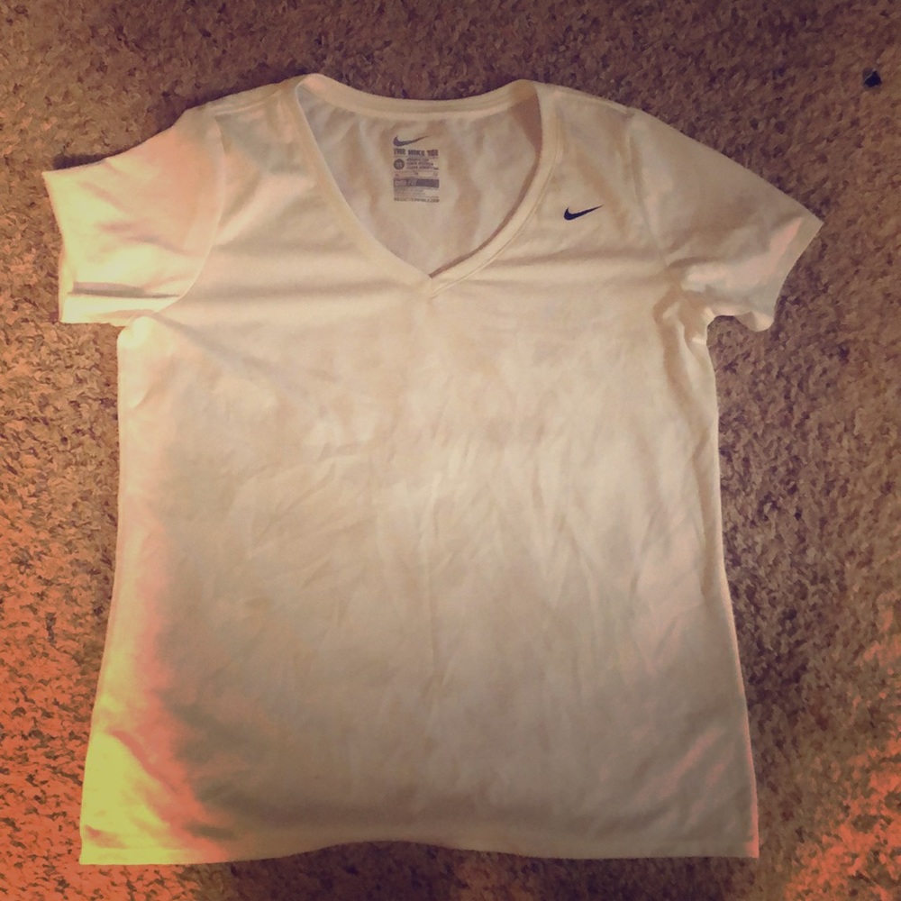 The Nike Tee Dri-Fit XL